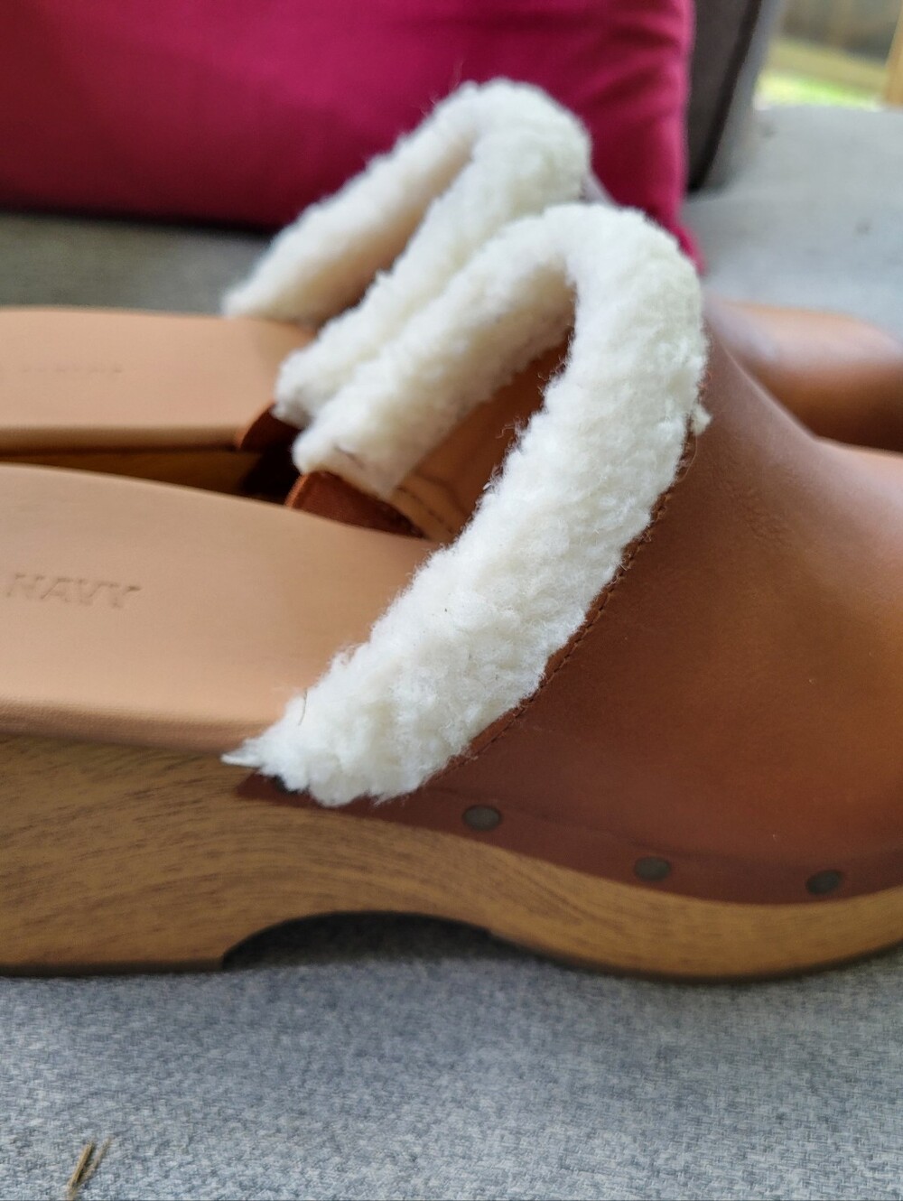 Old Navy Clogs Tan NWOT Size 9 - Picture 9 of 10